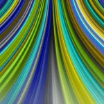 Visualizzazione astratta e fotorealistica di strati di dati colorati (blu, verde, giallo) che convergono verso un punto centrale luminoso, simboleggiando l'accuratezza della stima ottenuta tramite campionamento stratificato e variabili ausiliarie. Effetto bokeh sullo sfondo, obiettivo grandangolare 24mm, alta definizione.