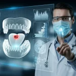 Ritratto fotografico di un medico specialista in patologie orali che osserva con sguardo concentrato uno schermo olografico futuristico. Sullo schermo sono visualizzati modelli 3D dettagliati di una mascella con una lesione, affiancati da grafici di analisi dati generati da un'intelligenza artificiale. Obiettivo prime 35mm, profondità di campo che sfoca leggermente lo sfondo mettendo a fuoco il medico e lo schermo, duotono blu e argento high-tech, illuminazione d'accento che evidenzia i dettagli olografici.