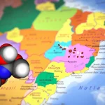 Immagine concettuale fotorealistica: una molecola stilizzata di Radium-223 che emette particelle alfa, sovrapposta a una mappa medica sfocata del Brasile che evidenzia diverse regioni con colori differenti, con un focus nitido sulla molecola e sulle particelle, illuminazione drammatica, obiettivo macro 85mm.