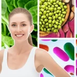 Un collage vibrante che mostra cibi sani amici del microbiota (yogurt, verdure a foglia verde, legumi, cereali integrali) su un lato, e una rappresentazione stilizzata di batteri intestinali sani sull'altro lato, con una persona sorridente e in forma al centro. Macro lens, 80mm, high detail, controlled lighting.