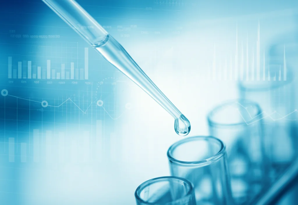 Primo piano macro di una pipetta che rilascia una goccia di urina in una provetta da laboratorio, sfondo sfocato con grafici di dati astratti, illuminazione controllata da laboratorio, obiettivo macro 100mm, alta definizione.