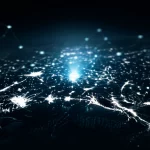Immagine concettuale di una rete di sensori wireless (WSN) avanzata che utilizza l'intelligenza artificiale per il rilevamento delle intrusioni in un'area di confine. Nodi sensore stilizzati e interconnessi su una mappa topografica digitale, con un'aura luminosa che indica un evento di intrusione rilevato. Prime lens, 35mm, depth of field, duotone blu scuro e ciano per un'atmosfera tecnologica e di sorveglianza.