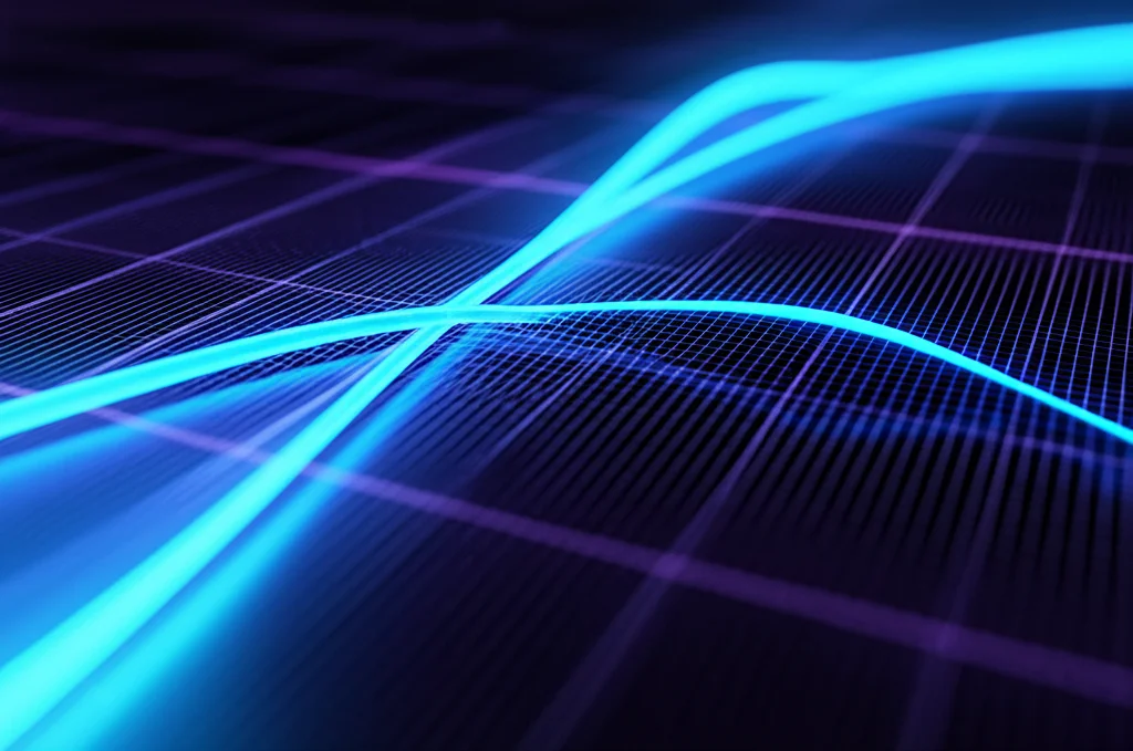 Visualizzazione astratta di un'onda solitaria blu brillante che si propaga da sinistra a destra su una griglia numerica viola scuro, rappresentando la simulazione di equazioni differenziali come KdV o KdVH. Effetto di profondità di campo con la griglia sfocata in lontananza. Fotografia concettuale, obiettivo prime 35mm, illuminazione drammatica.