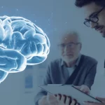 Un'immagine concettuale che rappresenta la ricerca scientifica sulla malattia di Parkinson e la psicosi. Potrebbe essere un cervello stilizzato con aree illuminate che simboleggiano l'attività di ricerca, o un medico che esamina con attenzione dei dati su un tablet, con un paziente anziano sullo sfondo che guarda con fiducia. Obiettivo zoom, 24-70mm, colori naturali ma con un leggero duotono blu e grigio per un tocco scientifico, profondità di campo per mettere a fuoco il soggetto principale.