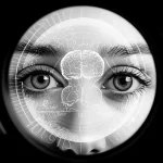 Visualizzazione artistica del cervello umano con pattern di onde EEG che si irradiano, sovrapposta a un'immagine dettagliata di occhi che esaminano un volto. L'immagine utilizza una lente da ritratto prime da 35mm con una profondità di campo ridotta per enfatizzare il cervello e gli occhi, resa in bianco e nero con un effetto film noir per un'atmosfera intrigante e scientifica.