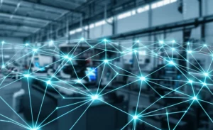 Immagine concettuale di una rete edge computing sicura assistita da blockchain in un ambiente industriale high-tech. Dettagli: Nodi edge luminosi interconnessi con linee di dati digitali che formano una struttura a blocchi stilizzata, sfondo di una fabbrica automatizzata sfocata. Obiettivo 35mm, profondità di campo, colori duotone ciano e antracite.