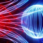 Visualizzazione astratta e dinamica dell'ibridazione tra onde sonore (fononi, rappresentate da onde rosse) e oscillazioni di plasma elettronico (plasmoni, rappresentate da onde blu elettrico) all'interno di una struttura cristallina ionica stilizzata. Effetti di luce brillanti e scie di movimento per suggerire energia e interazione dinamica. Telephoto zoom, 200mm, fast shutter speed, action tracking, con colori vivaci che rappresentano le diverse energie e un leggero motion blur per enfatizzare la dinamicità.