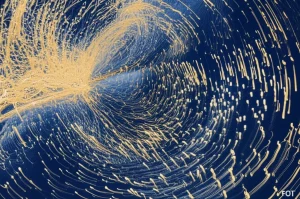 Visualizzazione astratta dell'analisi di dati scientifici, che mostra flussi di dati caotici che si risolvono in chiari pattern periodici, rappresentando la scoperta di cicli nascosti tramite la ciclo-stazionarietà e la probabilità FOT. Wide-angle, long exposure, sharp focus, duotone blu e oro.