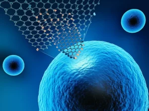 Visualizzazione 3D fotorealistica di nanoparticelle di grafene a pochi strati (FLG) sospese in una soluzione acquosa bluastra, con alcune particelle che si avvicinano selettivamente a una cellula tumorale stilizzata (di colore diverso rispetto alle cellule sane circostanti), suggerendo un targeting specifico. Illuminazione drammatica che evidenzia le particelle di grafene, alta definizione, stile scientifico-illustrativo.