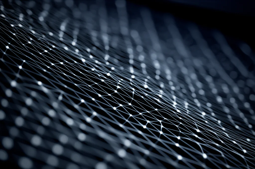 Visualizzazione artistica di concetti matematici complessi, come punti nello spazio proiettivo e le loro interazioni, con un focus sulla profondità di campo e un'illuminazione drammatica che crea un'atmosfera misteriosa. Prime lens, 35mm, depth of field, duotone blu notte e argento.