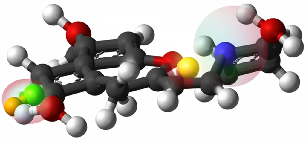 Visualizzazione 3D fotorealistica di una molecola eteronucleare complessa, come C3F6O, con tre distinti siti di protonazione evidenziati. Un protone (sfera luminosa) si avvicina a uno dei siti. Obiettivo macro 90mm, illuminazione da studio precisa per esaltare le densità elettroniche differenziate, alto dettaglio molecolare.