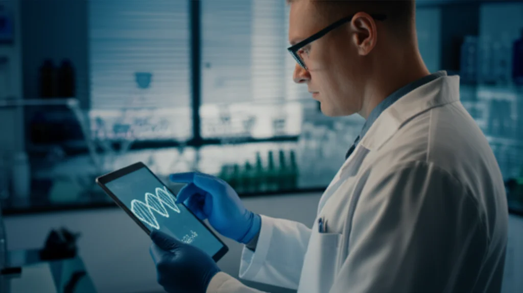 Un medico genetista in camice bianco che esamina attentamente una sequenza genomica su un tablet futuristico in un laboratorio moderno e luminoso, profondità di campo, lente prime 35mm, luce soffusa e professionale.